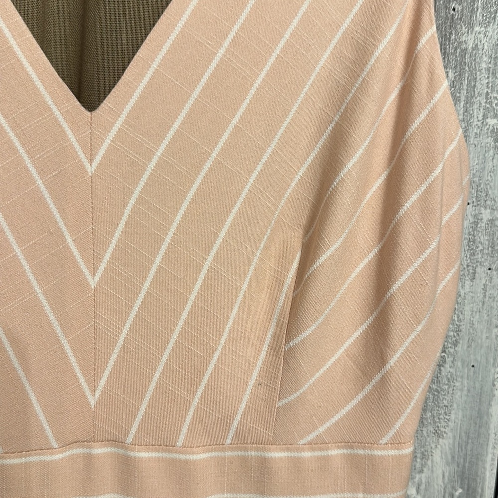 EUC Gal Meets Glam Samantha pink dress, size 4, pockets, bow back, pleated - Picture 7 of 8